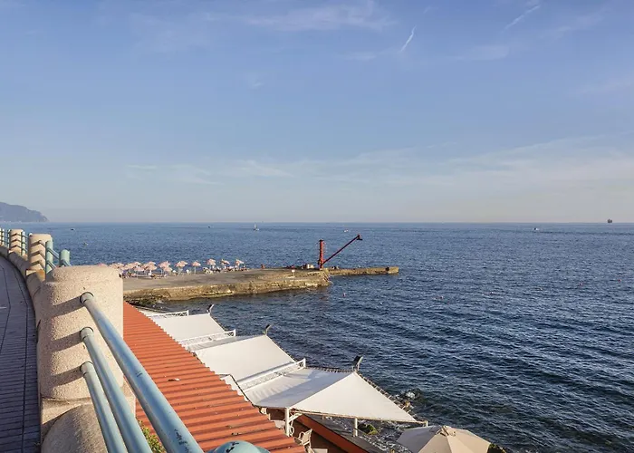 Beachfront With Terrace By Wonderful Italy 公寓